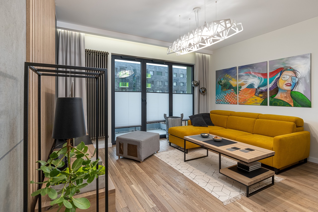 Jak oświetlić ściany w małym mieszkaniu