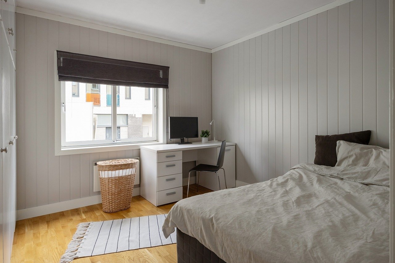 Jakie okładziny sprawdzą się w domku letniskowym